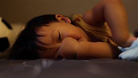 小孩睡不好全家都受累！兒童睡眠檢查是什麼？ 醫提檢查3要、3不要。（圖／醫健新聞網提供） 