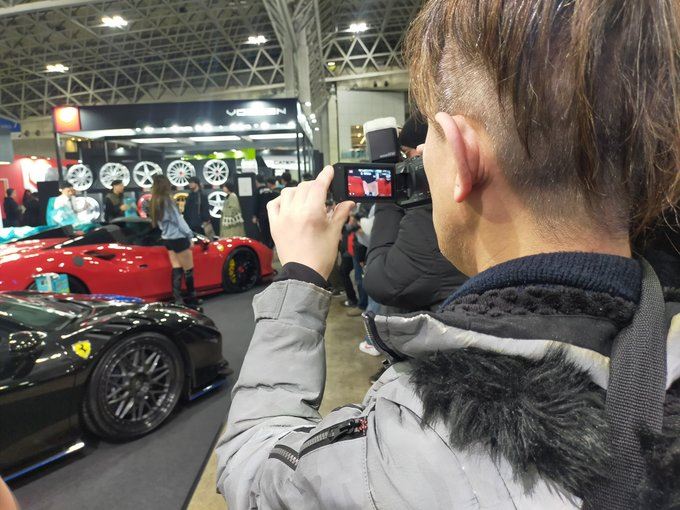 瀨名Hinano曝光該名攝影師的行為。(圖/翻攝自X)