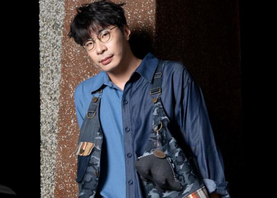 YouTube頻道「反正我很閒」成員鍾佳播今（12）日在臉書無預警拋出震撼彈，宣布「要上大菜了」，並在預告影片中直言「我要拍一部A片！」（圖／翻攝自鍾佳播IG）