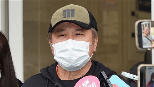 胡瓜丁柔安現身曹西平靈堂　哀慟逾恆發聲