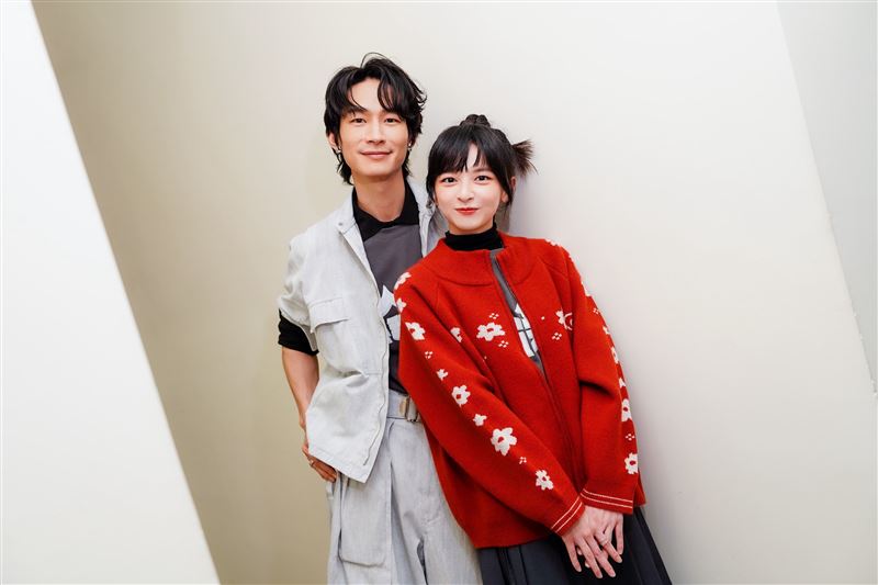 陳妍霏（右）與黃河（左）接受《三立新聞網》專訪。（圖／記者趙于瑩攝影）