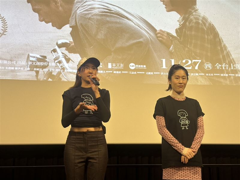 上週末，多位演員接力現身戲院活動，包括片中彩蝶歌舞團的 9m88（左）、百白（右），為即將到來的破億時刻提前暖身。（圖／華文創 提供）