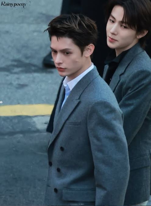 時尚圈專業人士分析，趙雨凡能在一眾新人中脫穎而出，關鍵就在於他「撐得起衣服」。（圖／翻攝自IG @james.cortiis）