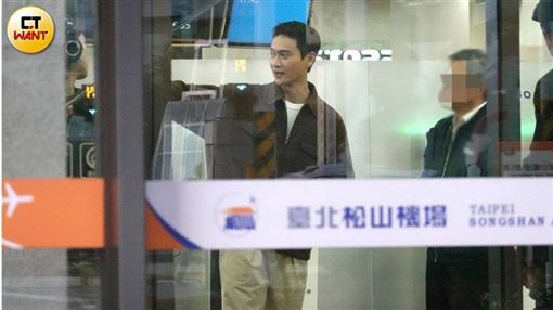 直擊劉冠廷超寵粉　燦笑簽名合影有求必應