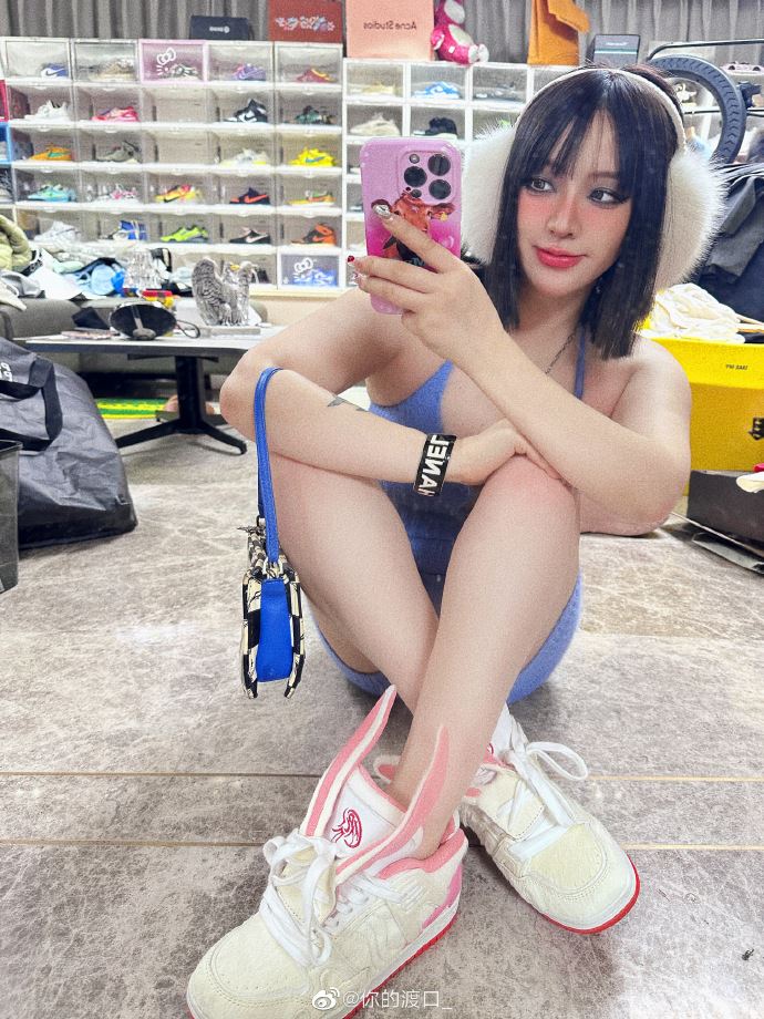 29歲潮流網紅「你的渡口」驚傳元旦時已離世。（圖／翻攝自你的渡口微博）