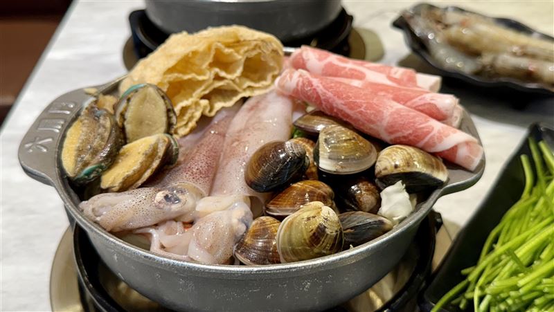 「百元火鍋霸主」買1送1！自助吧再升級