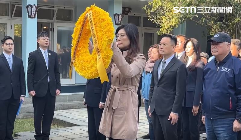 今日是蔣經國逝世38週年,國民黨主席鄭麗文前往桃園謁陵(圖/翻攝畫面)