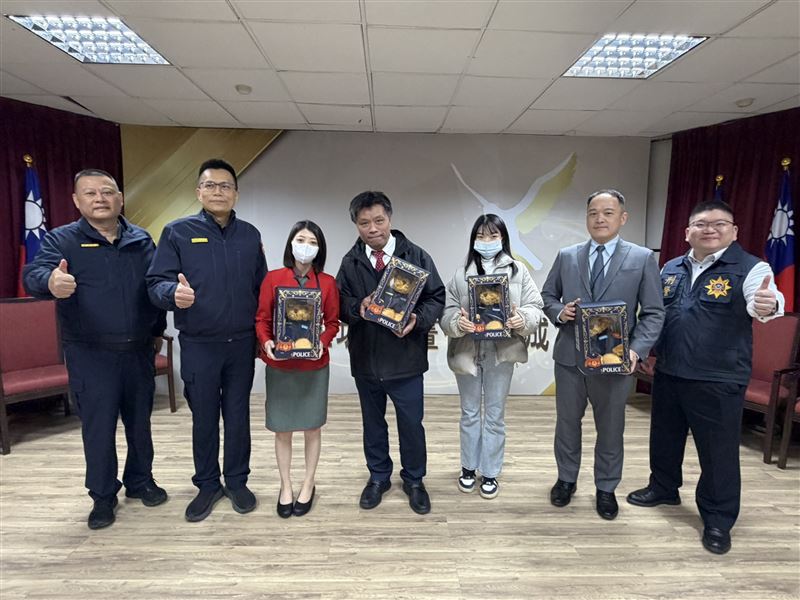 行員憑藉敏銳觀察力與豐富的實務經驗，能即時識破詐騙話術。（圖／翻攝畫面）