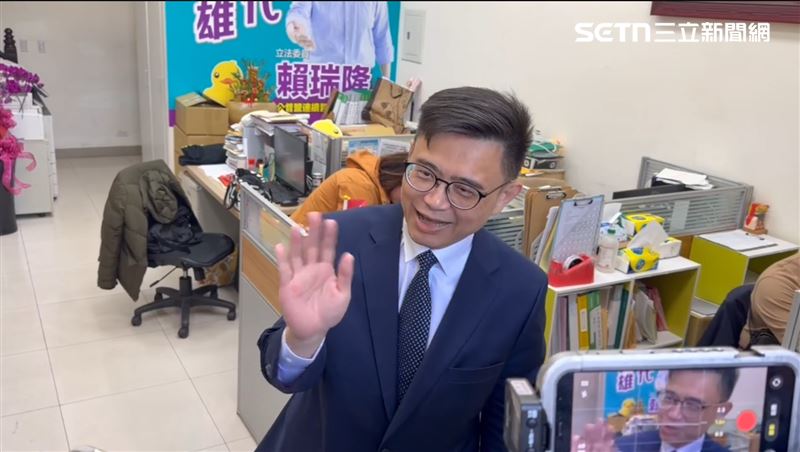 民進黨高雄市長初選結果於昨天（13日）出爐，由立委賴瑞隆平均55.99民調成績贏得初選。（圖／翻攝畫面）