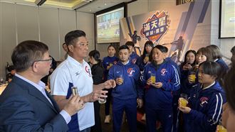 台灣棒球創佳績　棒協理事長辜仲諒請吃飯