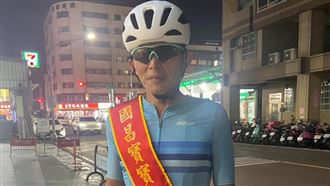 他揭黃國昌畢業劇本：將踩國民黨的臉前進