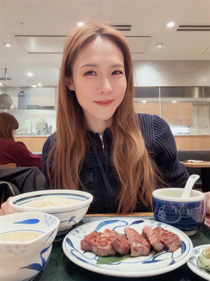 吳申梅回饋粉絲。（圖／喜上梅梢娛樂）