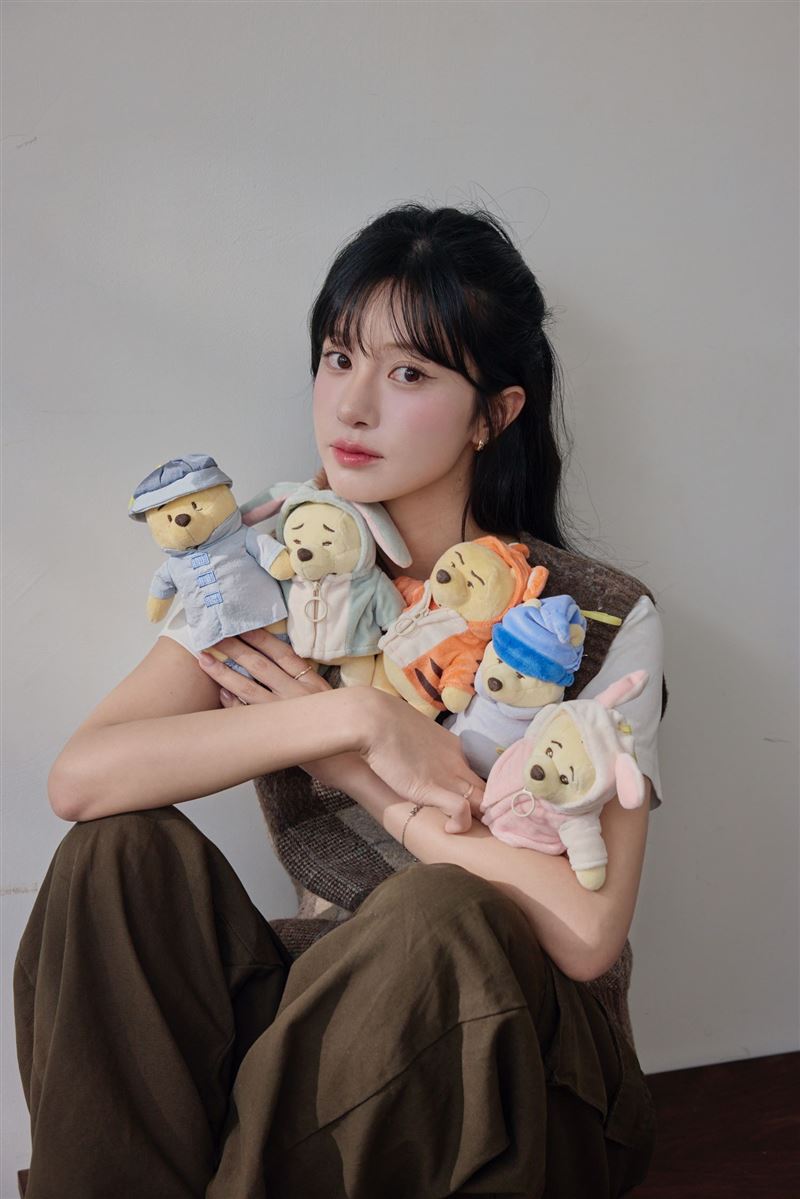 限量布偶吊飾零錢包+變裝衣服組(共5款布偶5款衣服隨機組合)。（圖／品牌業者提供）