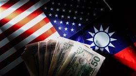 傳台灣銷美關稅15%（2）外媒報導台美接近達成貿易協議，美國對台進口關稅將降至15%，台灣半導體龍頭台積電在亞利桑那州將再投資興建至少5座半導體廠。行政院經貿談判辦公室13日表示，台美之間針對相關課題已有大致共識，目前雙方正在商議舉行總結會議的時程，若確認將對外說明。中央社記者翁睿坤攝　115年1月13日