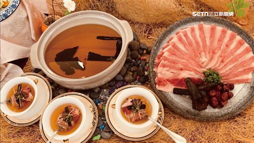 獨／圍爐年菜玩樂園哏　取摩天輪寓意圓滿