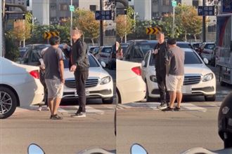 丟臉！美籍男拍違停　台中男地院前竟亮刀