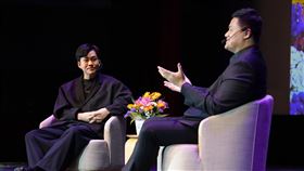 朝聖傳奇交易員！3100人擠爆TICC，巨人傑揭心法遇詐騙邀入群。（圖／翻攝自巨人傑臉書）