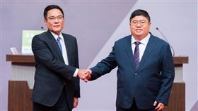 民進黨嘉義縣長提名政見會民進黨嘉義縣議員黃榮利（左）、民進黨立委蔡易餘（右）。（圖／民進黨提供）