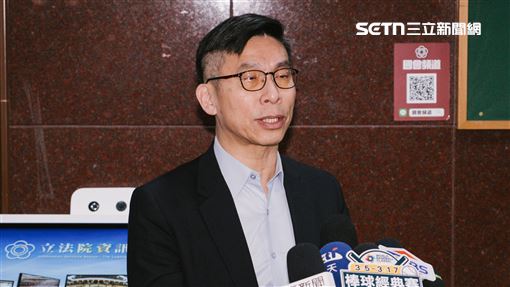 黃國昌仍不透露見了誰！綠立院黨團開酸