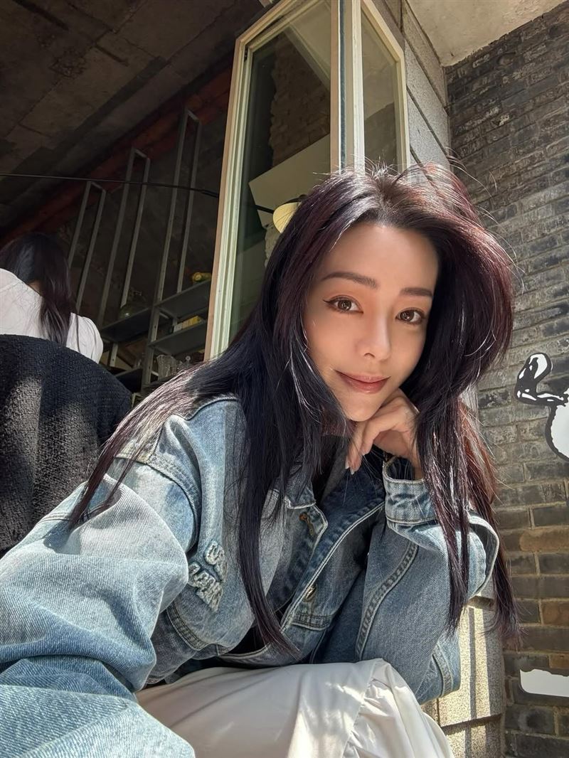 趙文安被爆私訊挑逗人夫,遭揭發後又賣慘道歉。(圖/翻攝自趙文安IG)