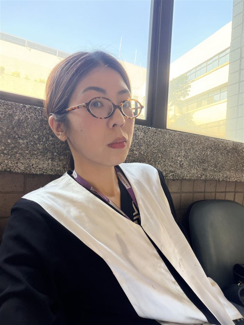 李怡貞狠酸趙文安是「志願當人肉飛機杯的瞎妹」。(圖/翻攝自李怡貞臉書)