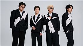 icyball 冰球樂團。（圖／何樂音樂提供）