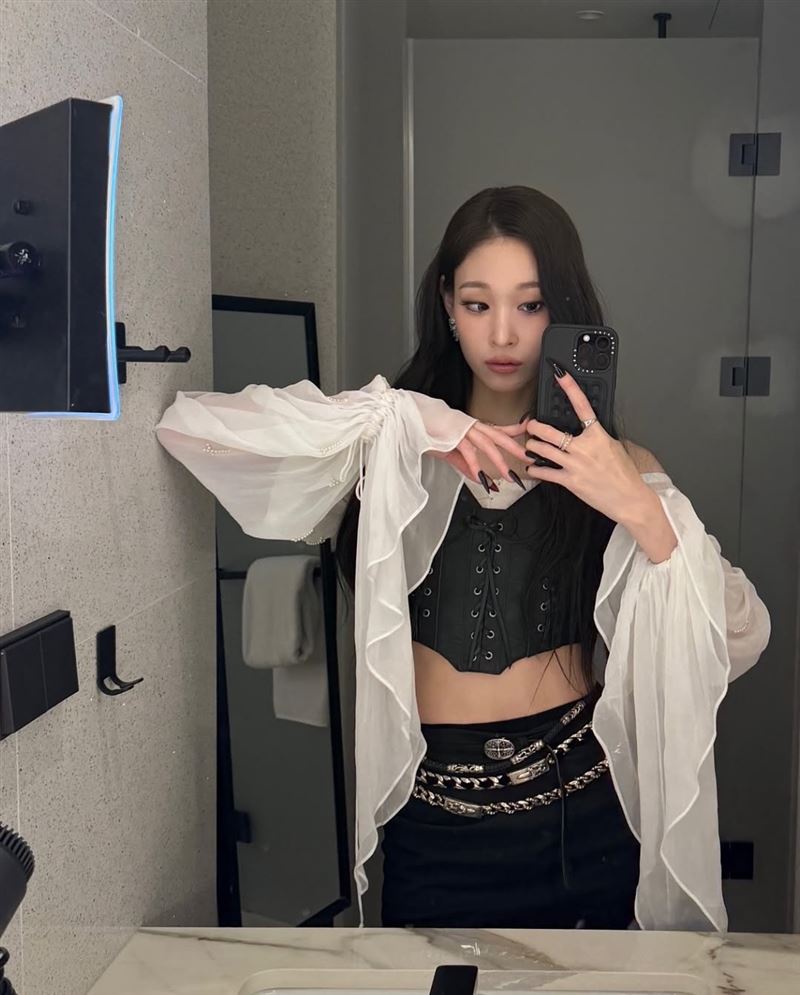 南韓混聲團體ALLDAY PROJECT成員Annie。（圖／翻攝自IG @anniesymoon）