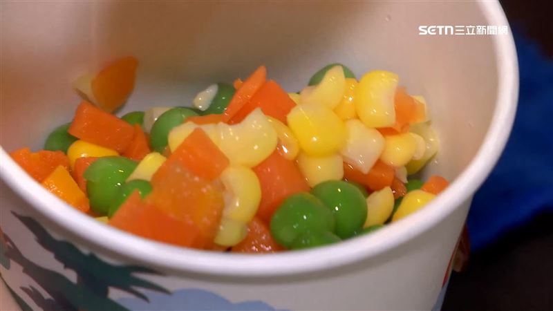 獨／一次買15杯三色豆奶茶「全請朋友喝」