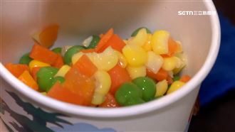 獨／一次買15杯三色豆奶茶「全請朋友喝」