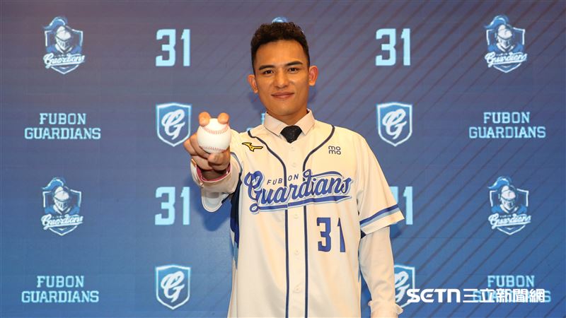 林岱安加盟富邦悍將記者會。（圖／記者劉彥池攝影）