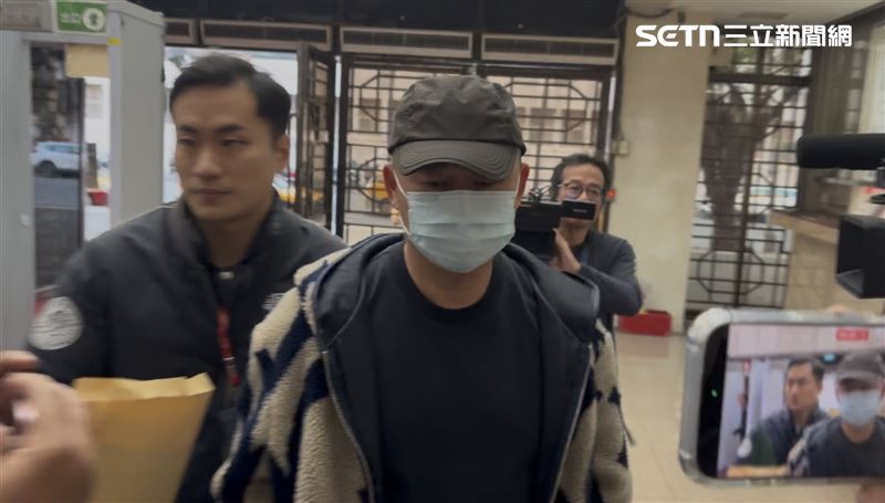曾姓水房業者被移送北檢複訊。（圖／記者楊佩琪攝）