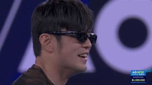 周董澳網遭秒殺帥翻「甩飛墨鏡」價格曝光