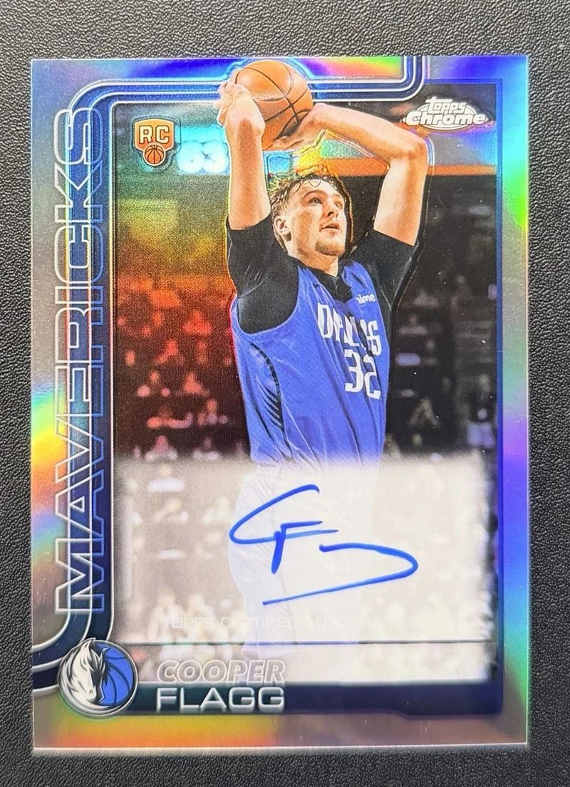 Ray抽到庫珀不僅是親簽卡，而且是稀有度超高的銀亮特仕版本。（圖／翻攝自ebay）