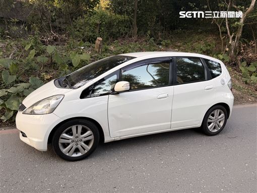 新／中和轎車停路邊　31歲女「陳屍車內」