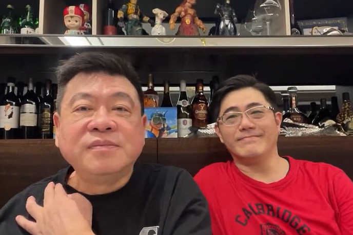 Simon一入行就在孫德榮（左）旗下工作。（圖／孫德榮提供）