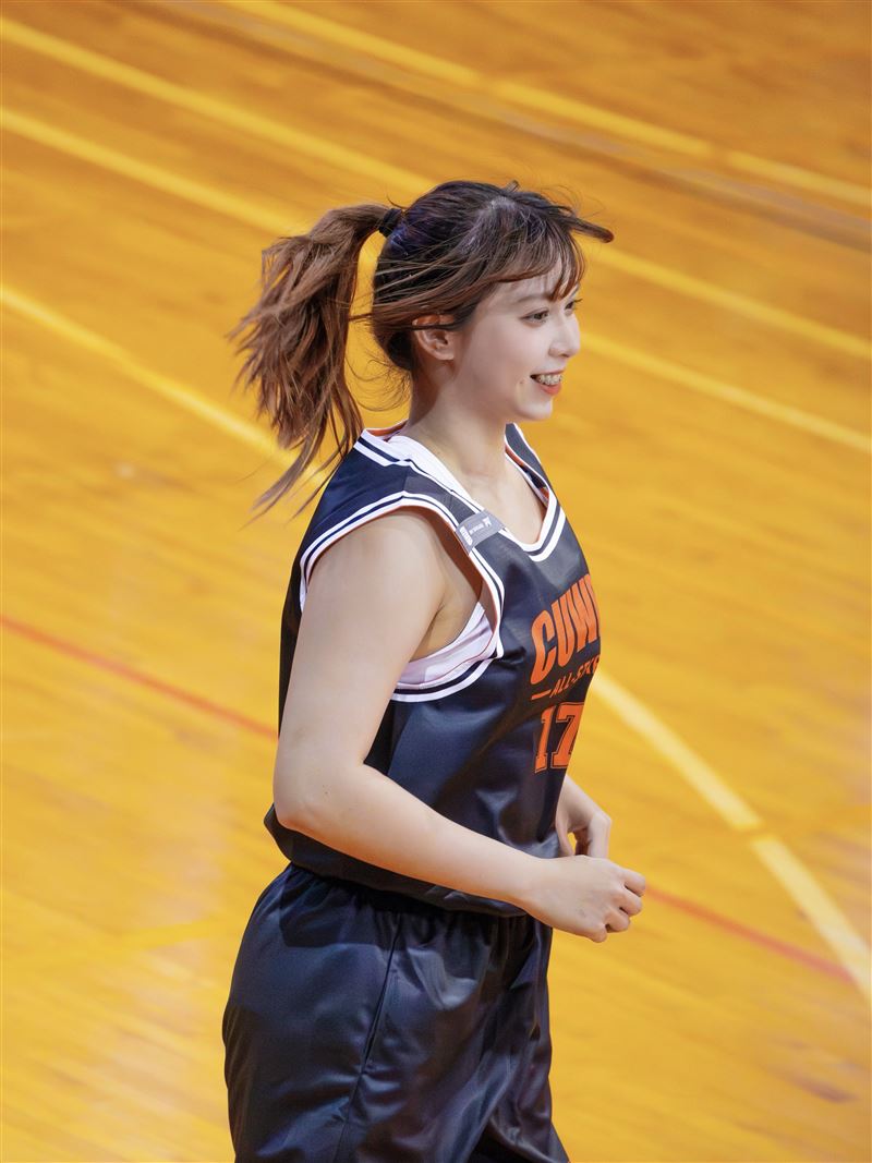 政大系籃正妹張嘉介因球場英姿與姣好臉蛋曾登上PTT表特版。（圖／翻攝自IG @920924jasmine）