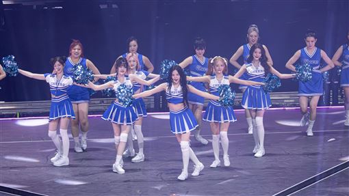 IVE金唱片空中拋接　啦啦隊員超狂身分曝