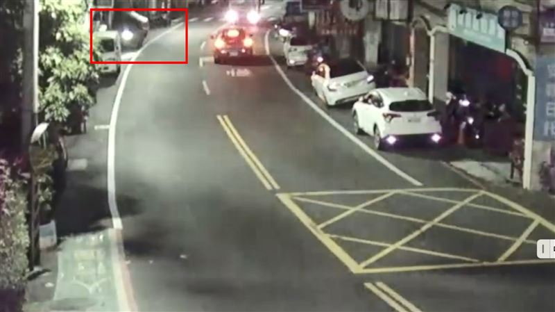 休旅車肇事瞬間。（圖／翻攝畫面）