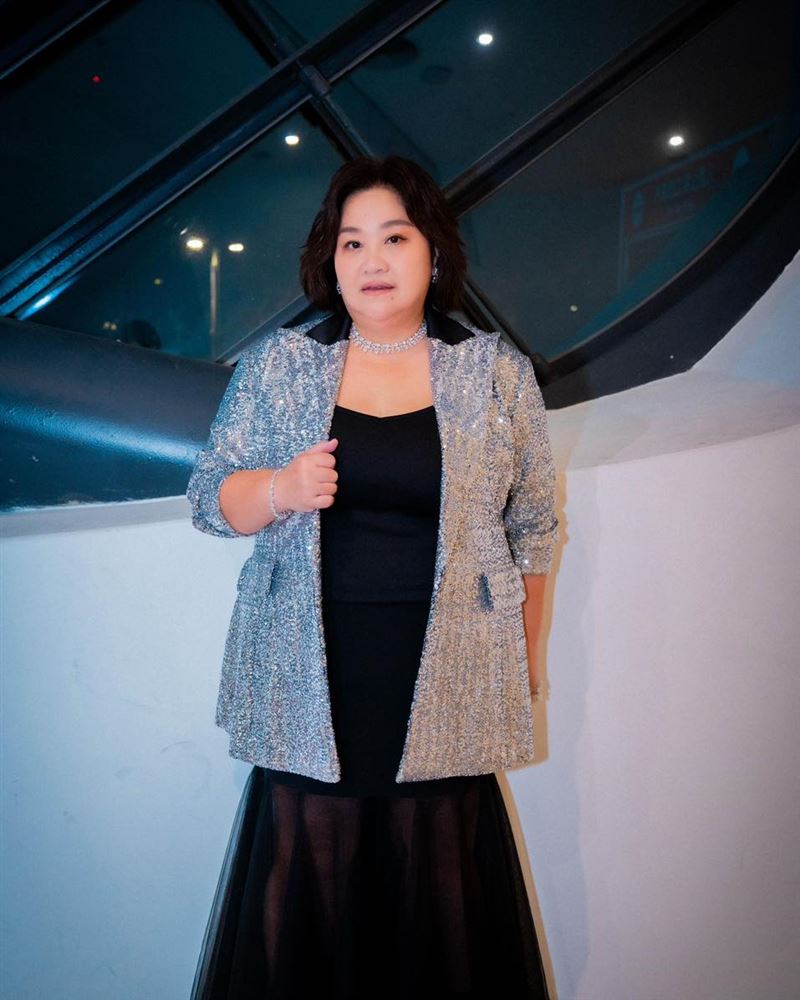 鍾欣凌因在電影「回魂計」中飾演詐騙集團首腦，精準詮釋騙術與心理戰，沒想到戲外卻成了詐騙集團利用的對象。（圖／翻攝自鍾欣凌FB）