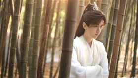 35歲大陸男星成毅因演出《琉璃》、《蓮花樓》等夯劇成為陸劇男神。（圖／翻攝自微博）