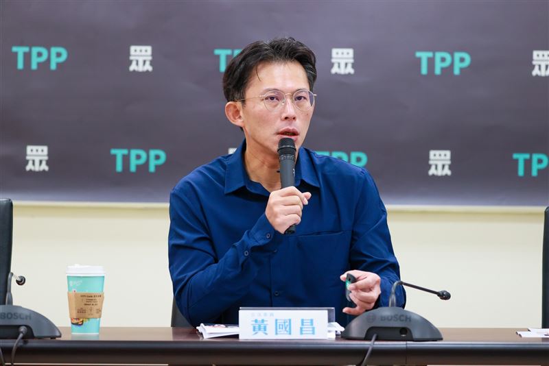 黃國昌出席民眾黨團「預算審議天經地義 台灣民意高度支持」民調記者會。（圖／民眾黨團提供）