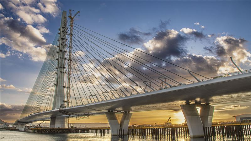 淡江大橋免費活動曝　躺椅搬上橋爽躺看海