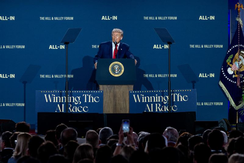 川普過去曾說支持合法移民，但如今卻將移民政策收緊至歷史最嚴格。（圖／翻攝自truthsocial @realDonaldTrump）