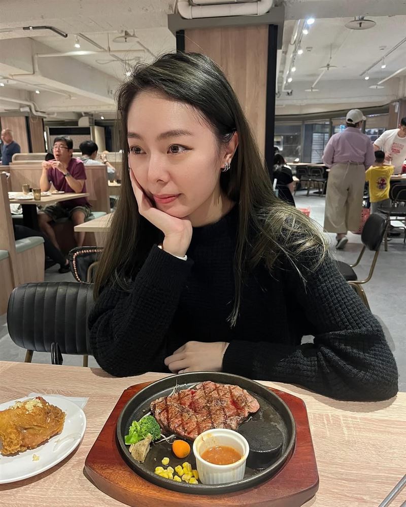 葦萱消失演藝圈近況曝光。（圖／翻攝自葦萱IG）