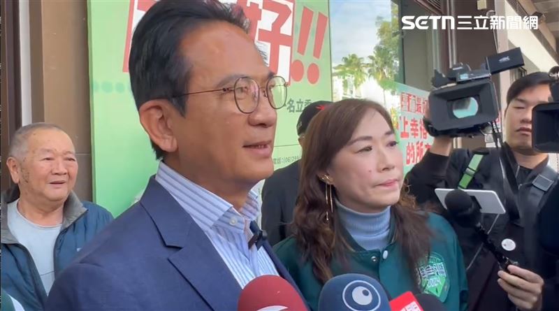 林俊憲表示，未來會支持陳亭妃，呼籲支持者一定要團結。（圖／記者林昱孜攝影）