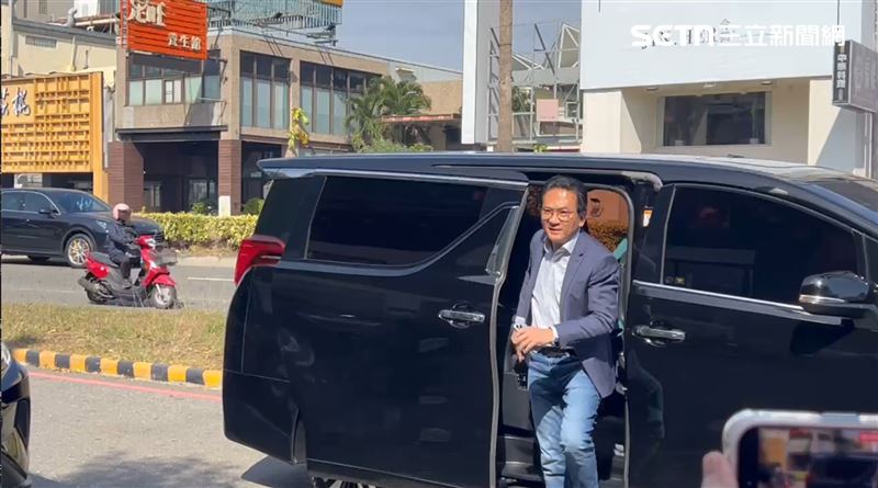 林俊憲初選敗給對手陳亭妃，第一時間對外向外界感謝，表示是自己努力不夠。（圖／記者林昱孜攝影）