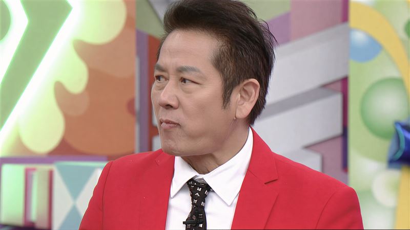 徐乃麟品嘗「地獄料理」。（圖／華視提供）