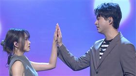 杜忻恬（左）、李子森「森恬CP」再度合唱。(圖／中視提供)