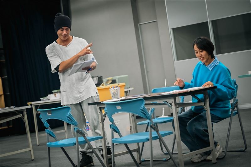 《婚內失戀》張詩盈首次搭檔莊凱勛，自曝婚後「詩意被生活磨平」變愛碎念人妻。（圖／艾彼新創股份有限公司提供）