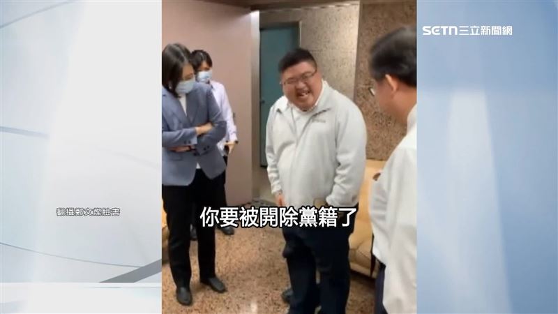 蔡英文也很關心蔡易餘的體重，曾要求他在3個月內減到低於100公斤以下，否則開除黨籍